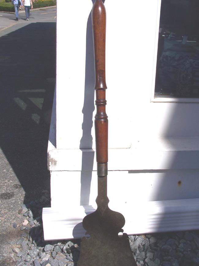 A fine late 18th or early 19th century two-handed chopper — image 2